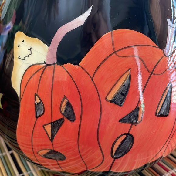 Fun Halloween Decor Pitcher With 3 Jack ‘o Lanterns and 2 Ghosts - Picture 11 of 12